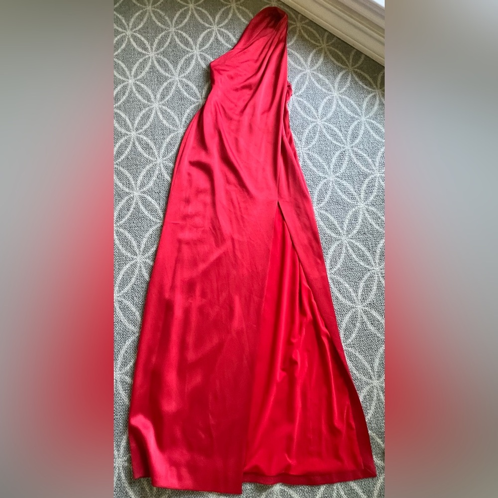 Red Alice & Olivia Paulette gown